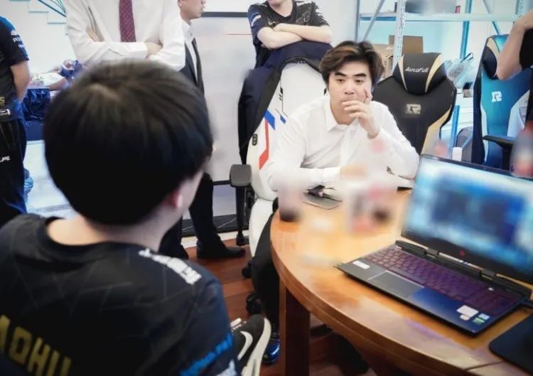 TheShy在RNG比赛中爆冷，表现优异引发热议！的简单介绍