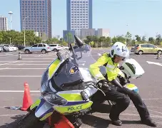 爱游戏体育网页版 - 举重预选赛，东海铁骑队与漠南海豚队绝杀，VAR改判成焦点！目标直指冠军