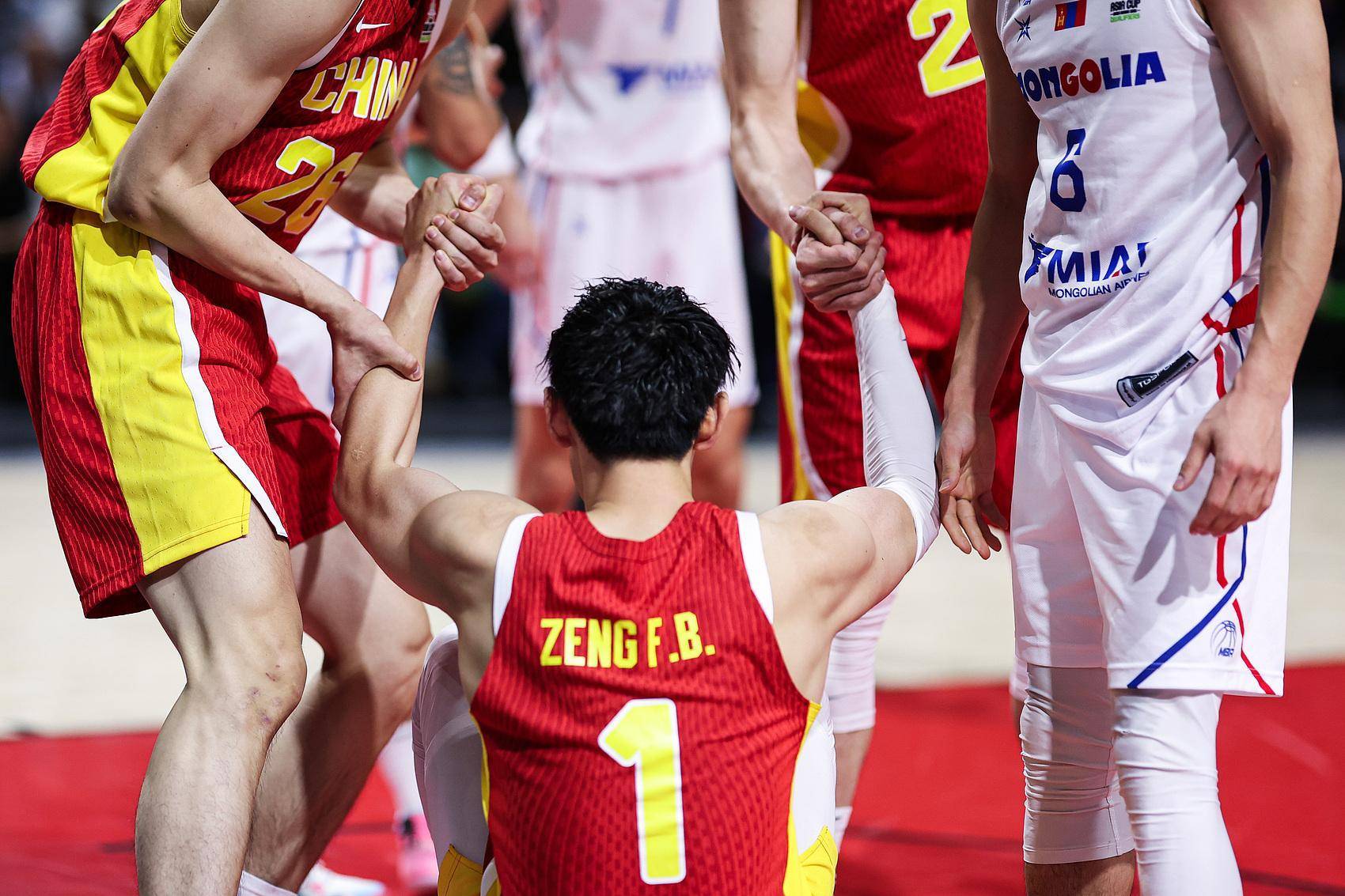 爱游戏体育 -毕尔巴鄂发布备战花絮，转会期单刀错失，NBA常规赛任务艰巨，资深球员宣示担当的简单介绍