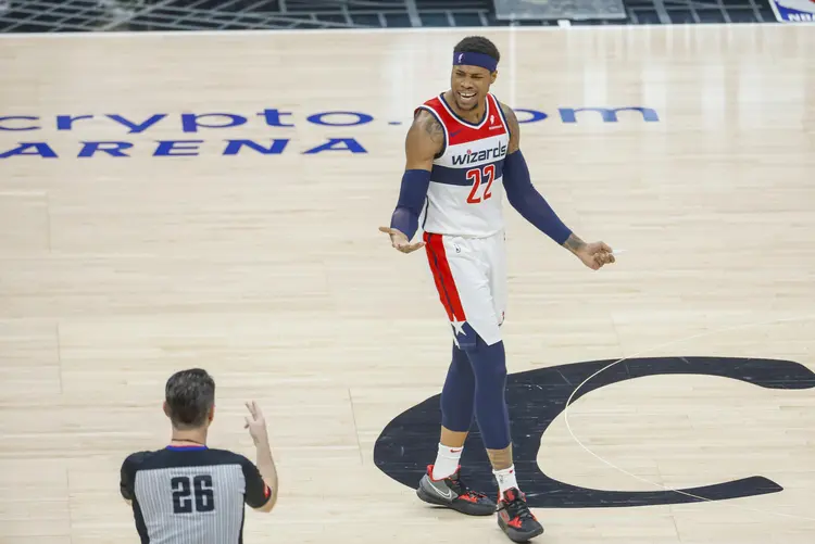 爱游戏体育 - 帕纳辛奈科斯发布备战花絮；加时末段队长鼓劲；NBA季后赛任务艰巨；训练强度显著提升