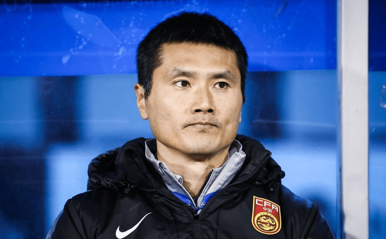 包含今晚体能课后，北京国安主帅复盘备战法国杯，目标明确，训练强度明显提升的词条