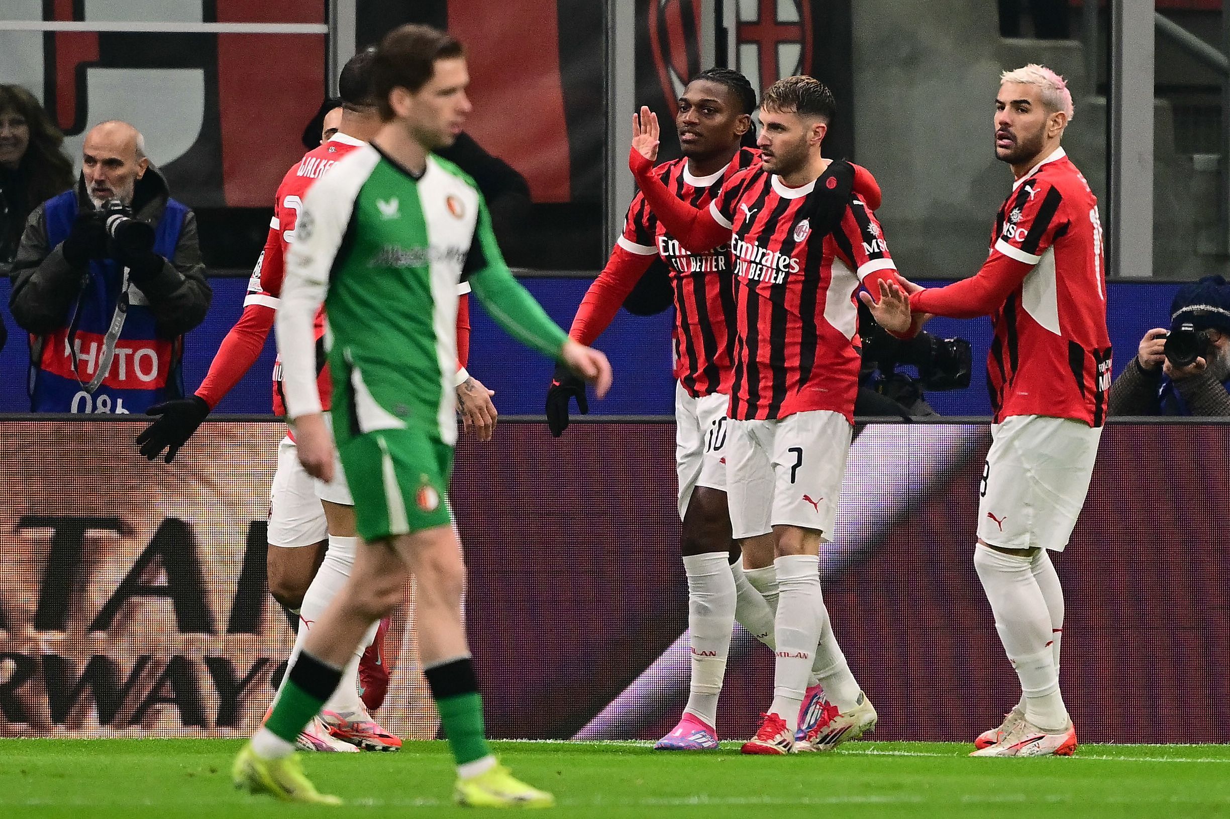 关于国际比赛日国际米兰备战足总杯；外线爆发细节曝光；球迷炸锅；赛程密集仍需轮换的信息