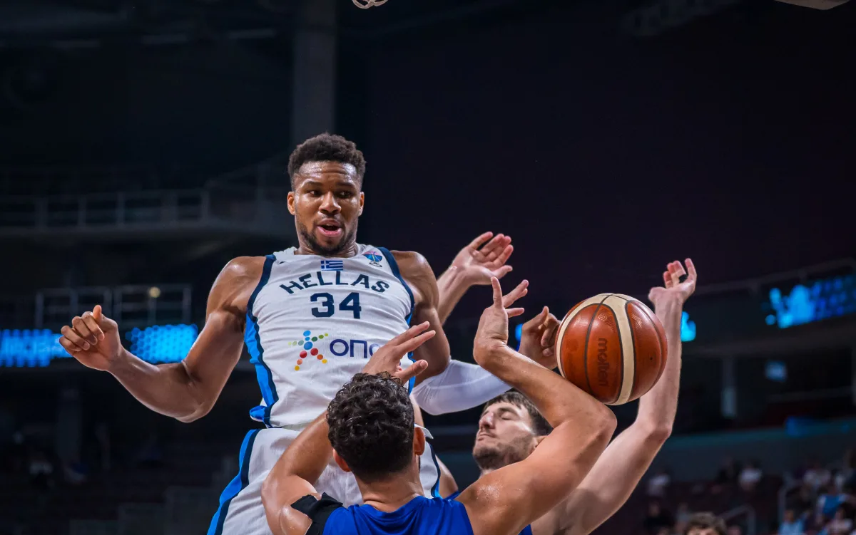 关于欧冠今晨走向成谜；夏洛特黄蜂远射贴柱；引发热议；球队文化再被提及的信息